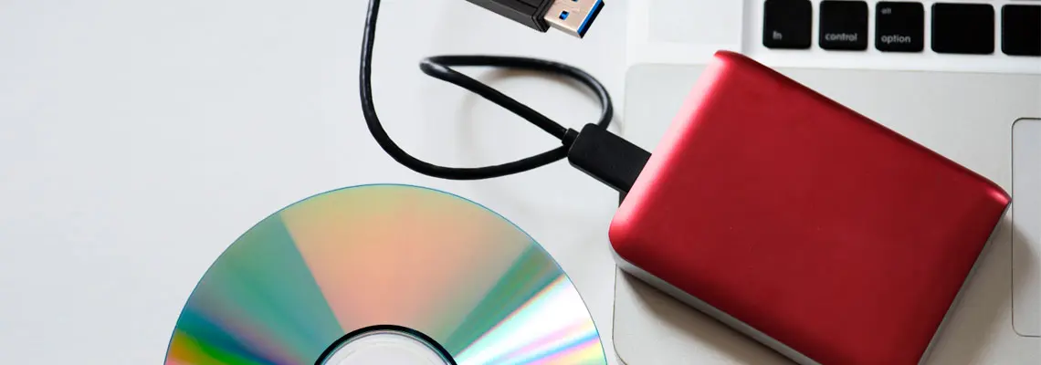 Backup em HD externo, CD e pen drive