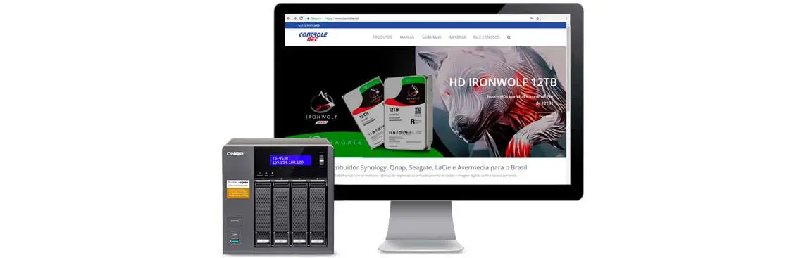 Storage Qnap ao lado do computador conectado ao site da Controle Net