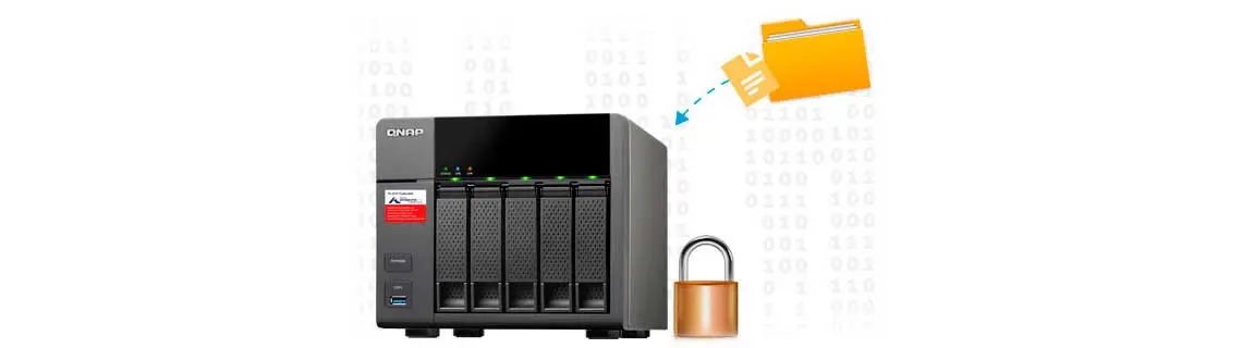 Storage NAS Qnap com 5 baias para HDs com uma pasta de dados ao lado de um cadeado