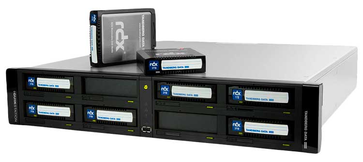 RDX QuikStation 8 - Tape Library Tandberg Data 8900 até 8 discos removíveis