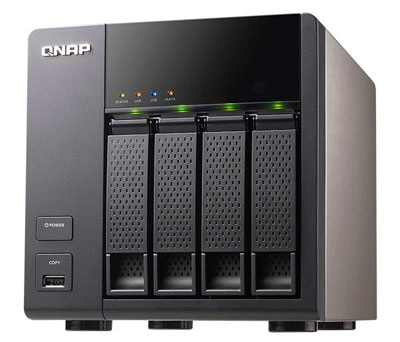 Network attached storage com 4 hard disks e 24TB