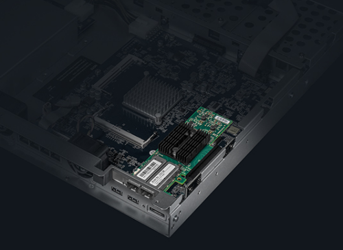 RS818+ 24TB com slot PCIe para expansão de funcionalidades